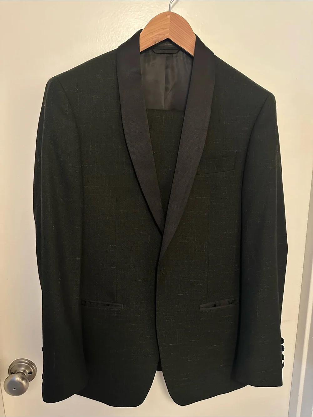Calvin Klein 38R - 32W Black Patterned Shawl Collar Tuxedo